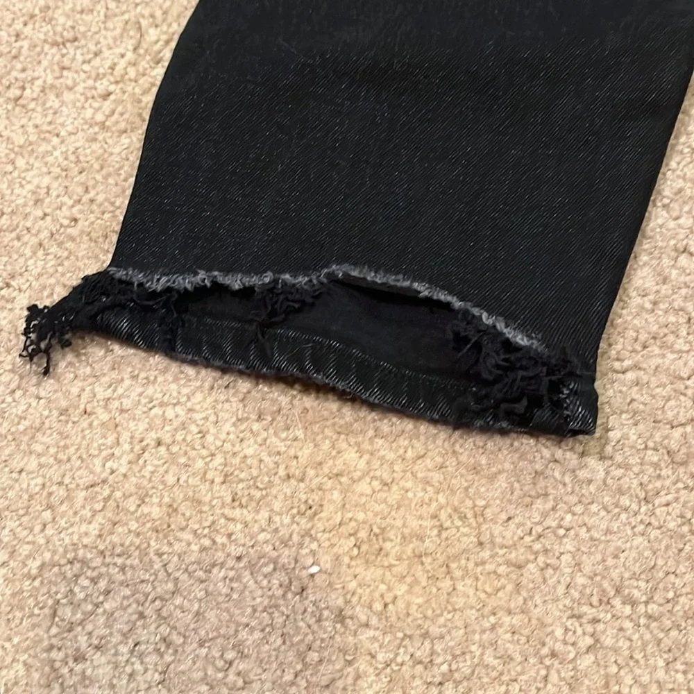 A&F the mom high rise black jeans - Picture 3 of 4